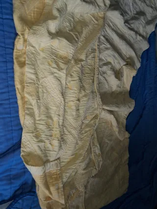 Colcha 1.35 cm beige y amarillo