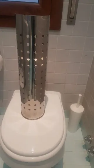 Porta carta igienica in metallo