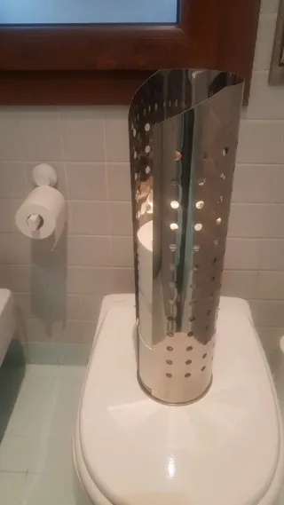 Porta carta igienica in metallo