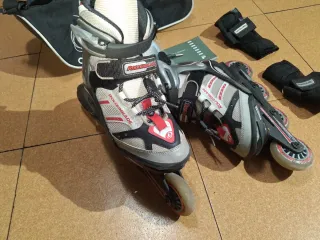 Patines Rollerblade con bolsa y protecciones.