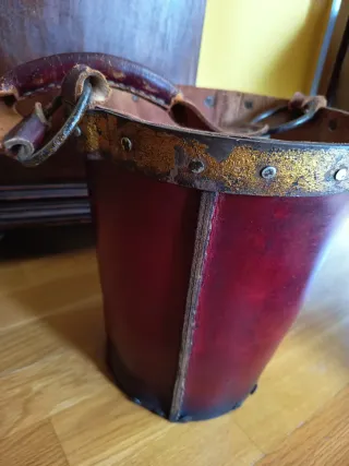 Antiguo cubo de fuego inglés