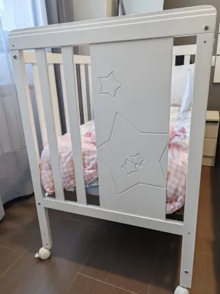 Cuna MiCuna blanca con estrellas