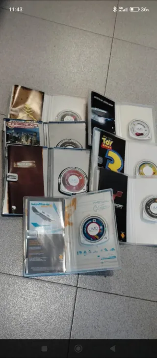 Lote 6 Giochi PSP: Resistance, NFS, Tomb Raider, R