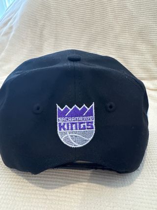 Gorra New Era Sacramento Kings Morada
