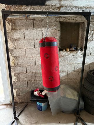 Saco de boxeo y soporte