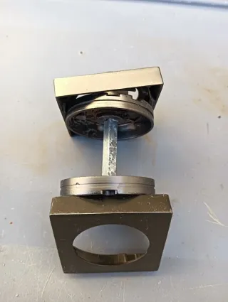 Cerradura para puerta de habitación/baño