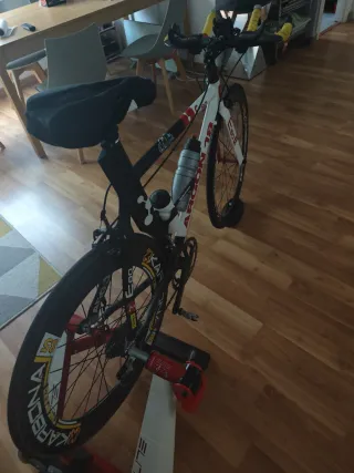 Bicicleta de carbono Argon 18 E80 contrarreloj