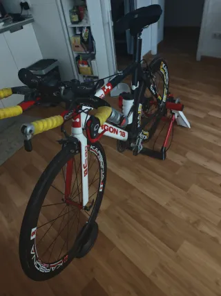 Bicicleta de carbono Argon 18 E80 contrarreloj