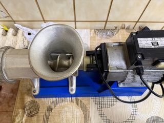 Máquina picar carne y hacer chorizos