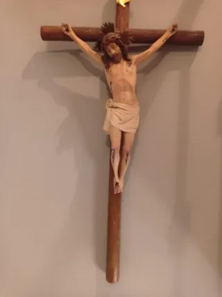 Cristo antiguo de madera