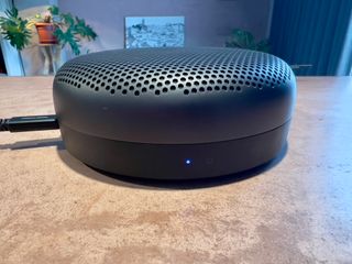 Altavoz Bang & Olufsen Beoplay A1 Negro