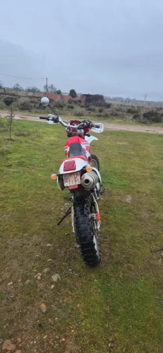 Yamaha TTR 600 Enduro Roja y Blanca
