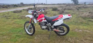 Yamaha TTR 600 Enduro Roja y Blanca