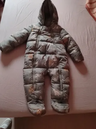 Buzo bebé nuevo 12-18 meses dinosaurios