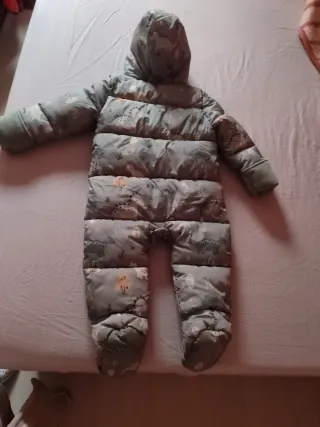 Buzo bebé nuevo 12-18 meses dinosaurios