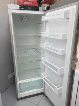 Nevera Liebherr 1.65m x 60cm, solo nevera