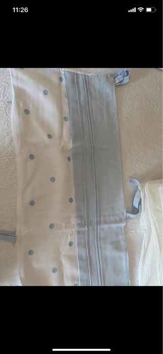 Colcha de cuna con topitos