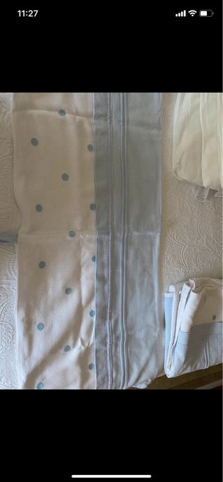 Colcha de cuna con topitos