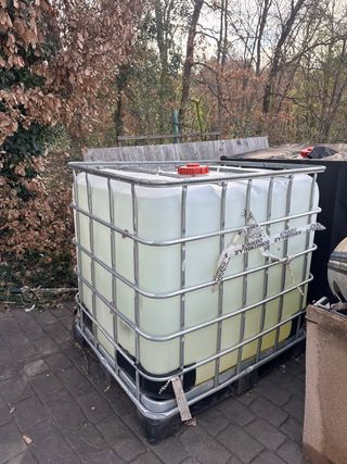 Depósito 1000L como nuevo.solo en mano