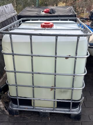 Depósito 1000L como nuevo.solo en mano