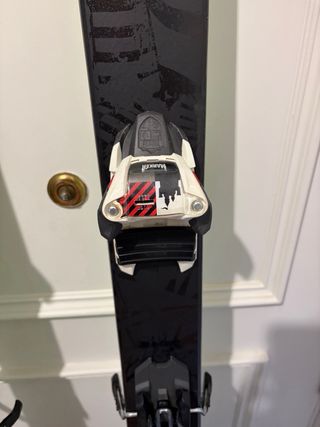 Esquís K2 Domain 164 con fijaciones Marker