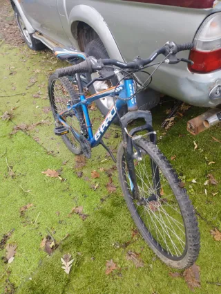 Bicicleta de Montaña Azul y Naranja