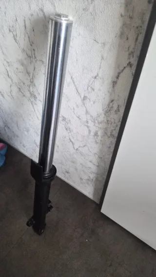 Barra suspensión delantera izquierda kawasaki ER6N