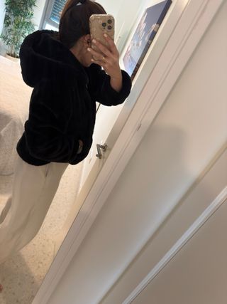 Abrigo de pelo en color negro