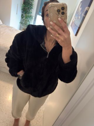 Abrigo de pelo en color negro