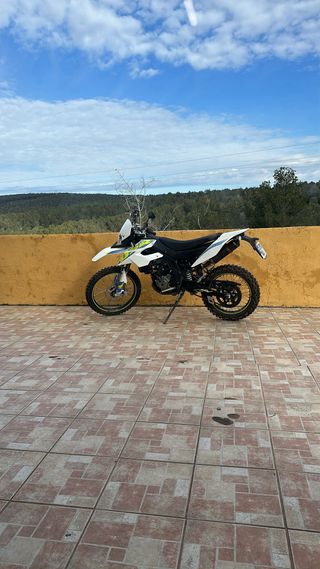 Moto enduro um dsr ex 125 15cv