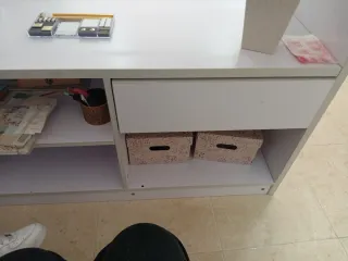 Mostrador expositor blanco