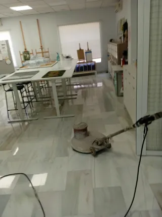 Servicio de pulido y abrillantado de suelos