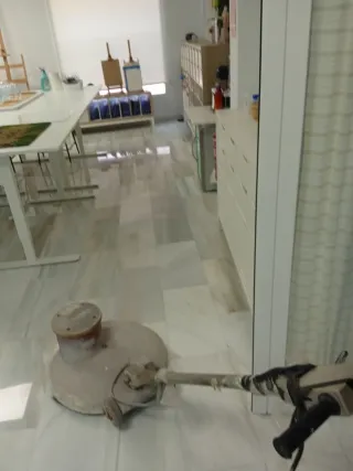 Servicio de pulido y abrillantado de suelos