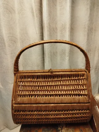 Cesto caña antiguo hecho a mano