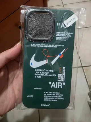 Cover iPhone 13 Pro nuova