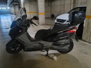Kymco 125 Maxi Scooter 42.000 km Motor Nuevo