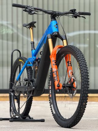 Stereo Hybrid 160 HPC Actionteam 750 27.5 Talla M