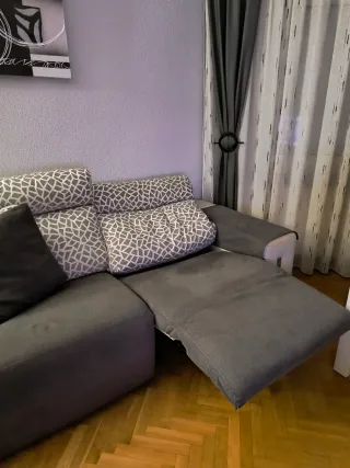 Sofá esquinero modular grises y blancos