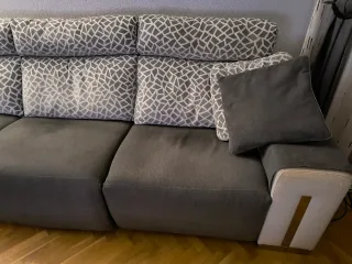 Sofá esquinero modular grises y blancos