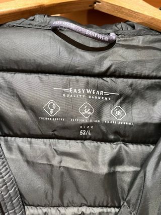 Plumífero ligero Easy Wear verde con capucha