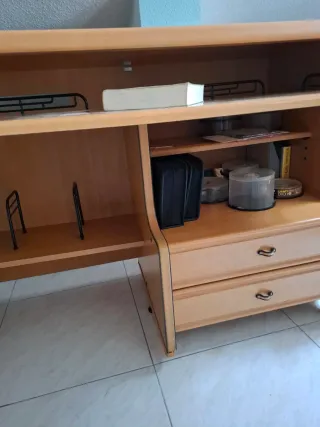 Escritorio madera con ruedas