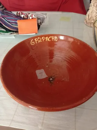 Antichi vasi e fontana.