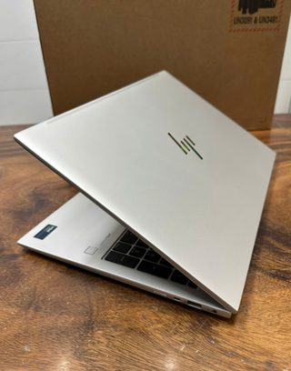 HP 860 G11 Portátil Nuevo