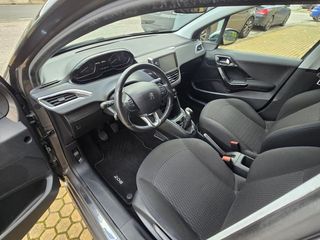 Peugeot 208 5p Allure 1.6 BlueHDi 100