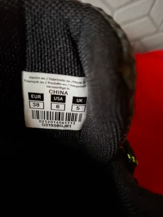 Botas de montaña talla 38