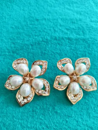 Pendientes vintage flor perla y circonitas