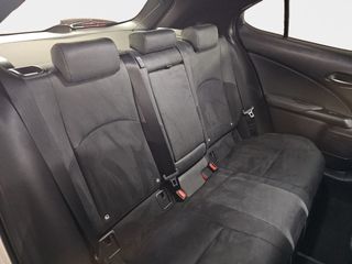 Lexus UX 2.0 300h UX Plus