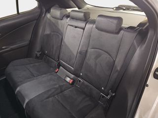 Lexus UX 2.0 300h UX Plus