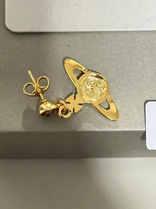 Pendientes Vivienne Westwood Orb Dorados