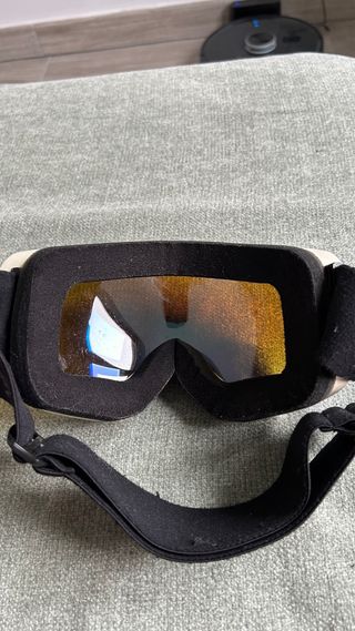 Máscara de esquí azul y blanca